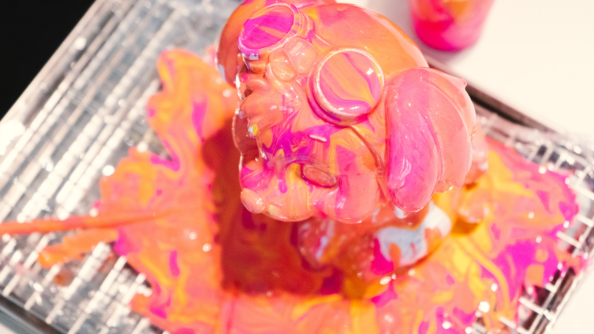 Paint Pouring Kaw Bear Figurines